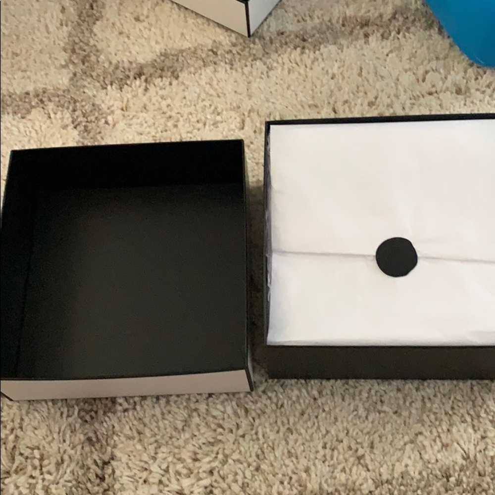 Authentic Chanel box - Picture 4 of 5